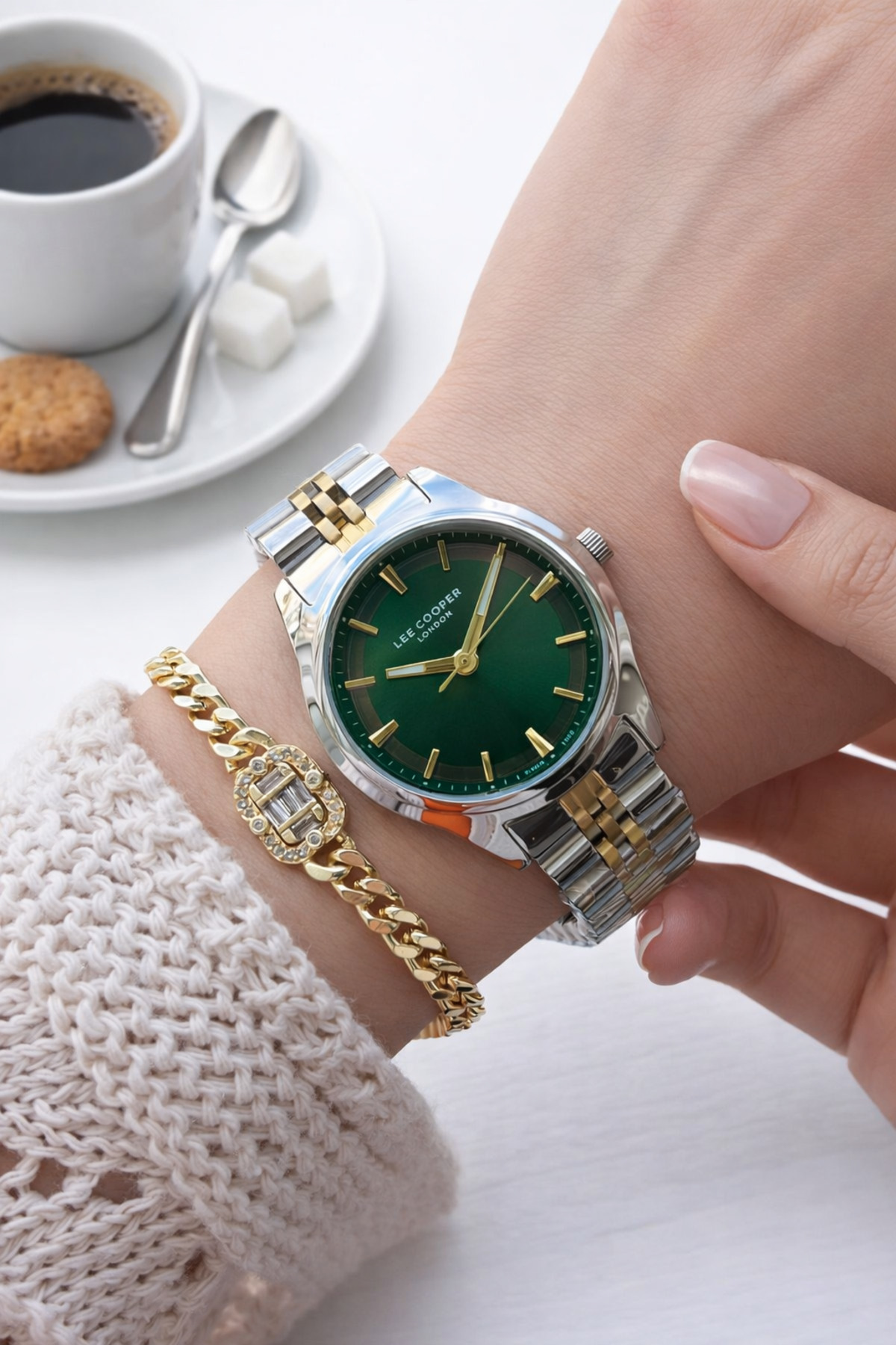 3 Atm Waterproof Women Wrist Watch Bracelet with Two Colors Steel Strap