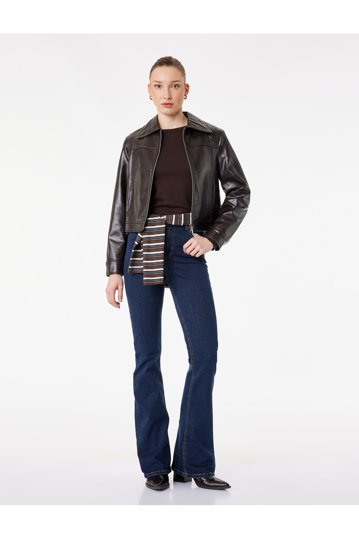 Koton  Dar Kalıp Yüksek Bel Düğmeli Cepli İspanyol Paça Denim Pantolon - Flare Jean