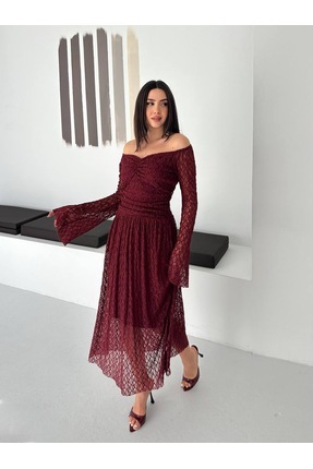 Kiki Dantel Detaylı Madon Yaka Midi Boy Elbise
