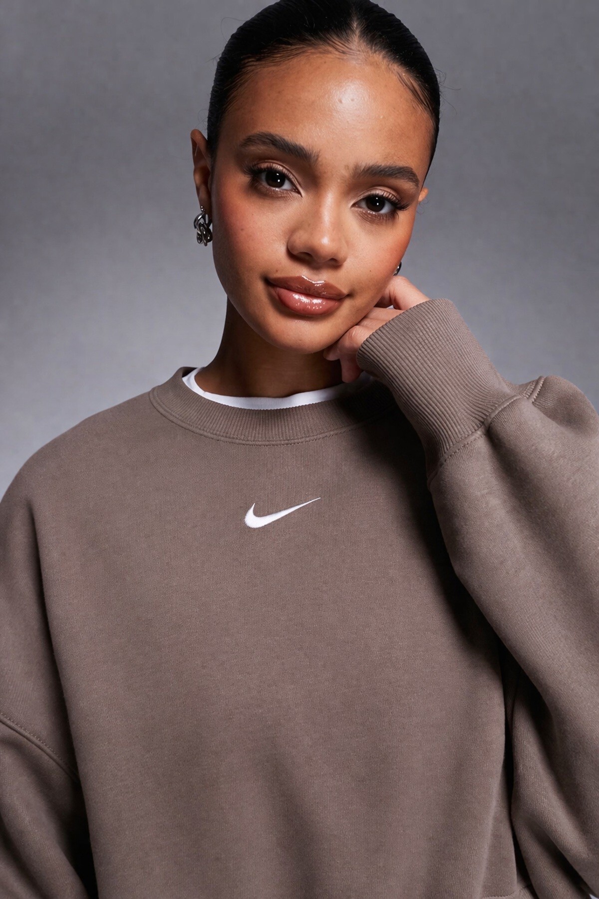 Nike Sportswear Essential Collection Fleece Oversized Kadın Sweatshirt Kahverengi görsel 3
