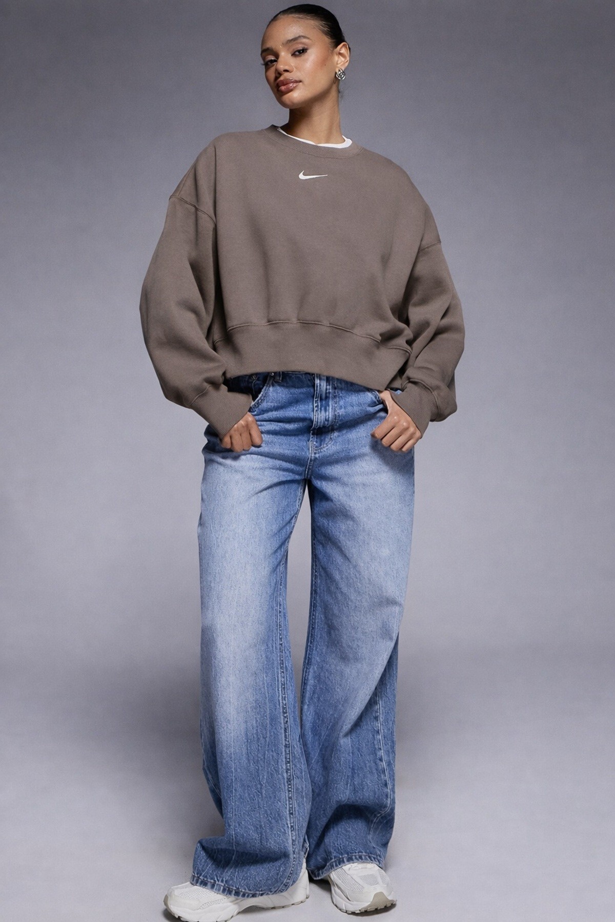 Nike Sportswear Essential Collection Fleece Oversized Kadın Sweatshirt Kahverengi görsel 4