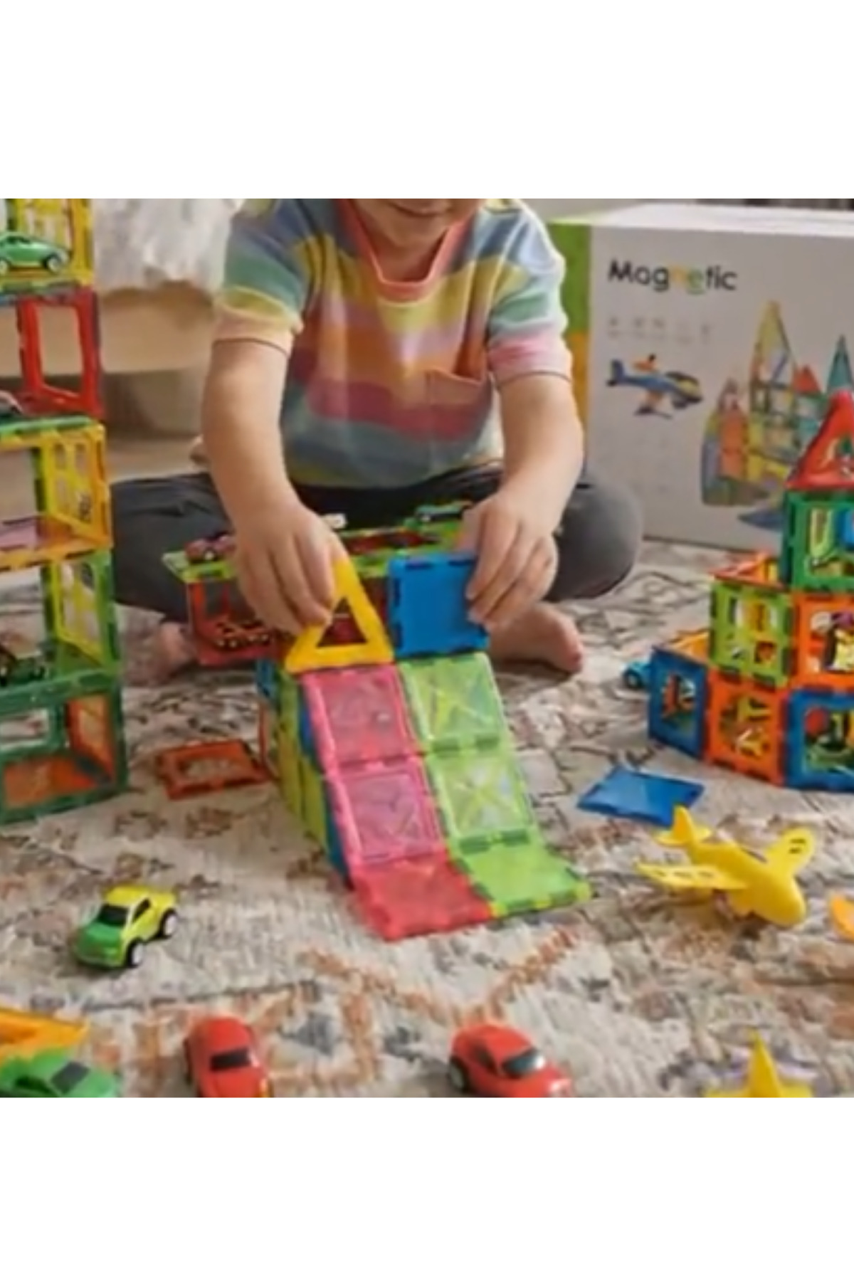 LRS STORE Manyetik Yapı Blokları–Çocuklar İçin Renkli 3 Boyutlu 94 Parça Mıknatıslı Karo Seti Arabalı fotoğrafı 2 (önizleme)