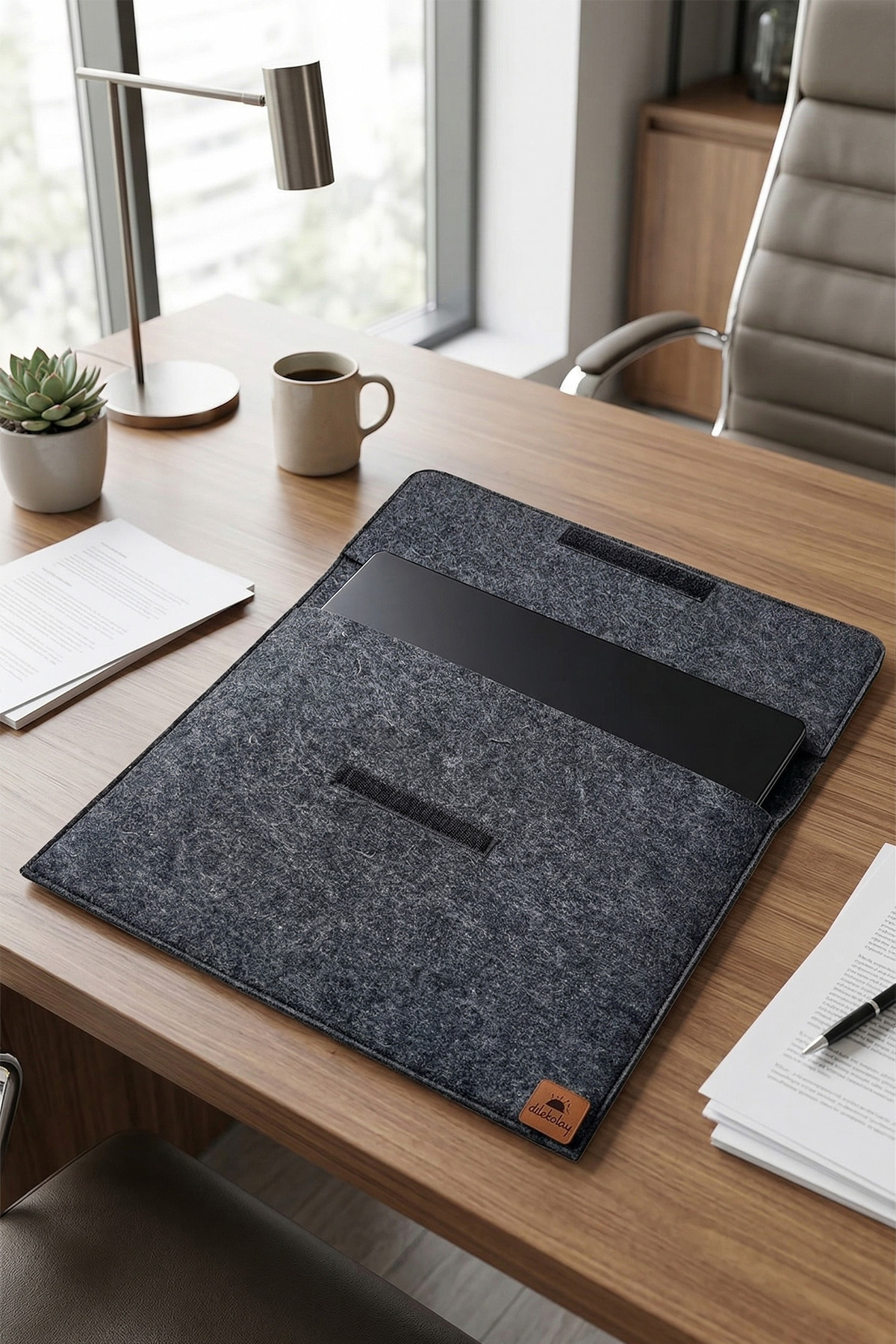 dilekolay  Keçe Notebook Çantası - Tablet Kılıfı - Dosya Çantası - Cırt Bantlı - Minimalist Tasarım - Görsel 2