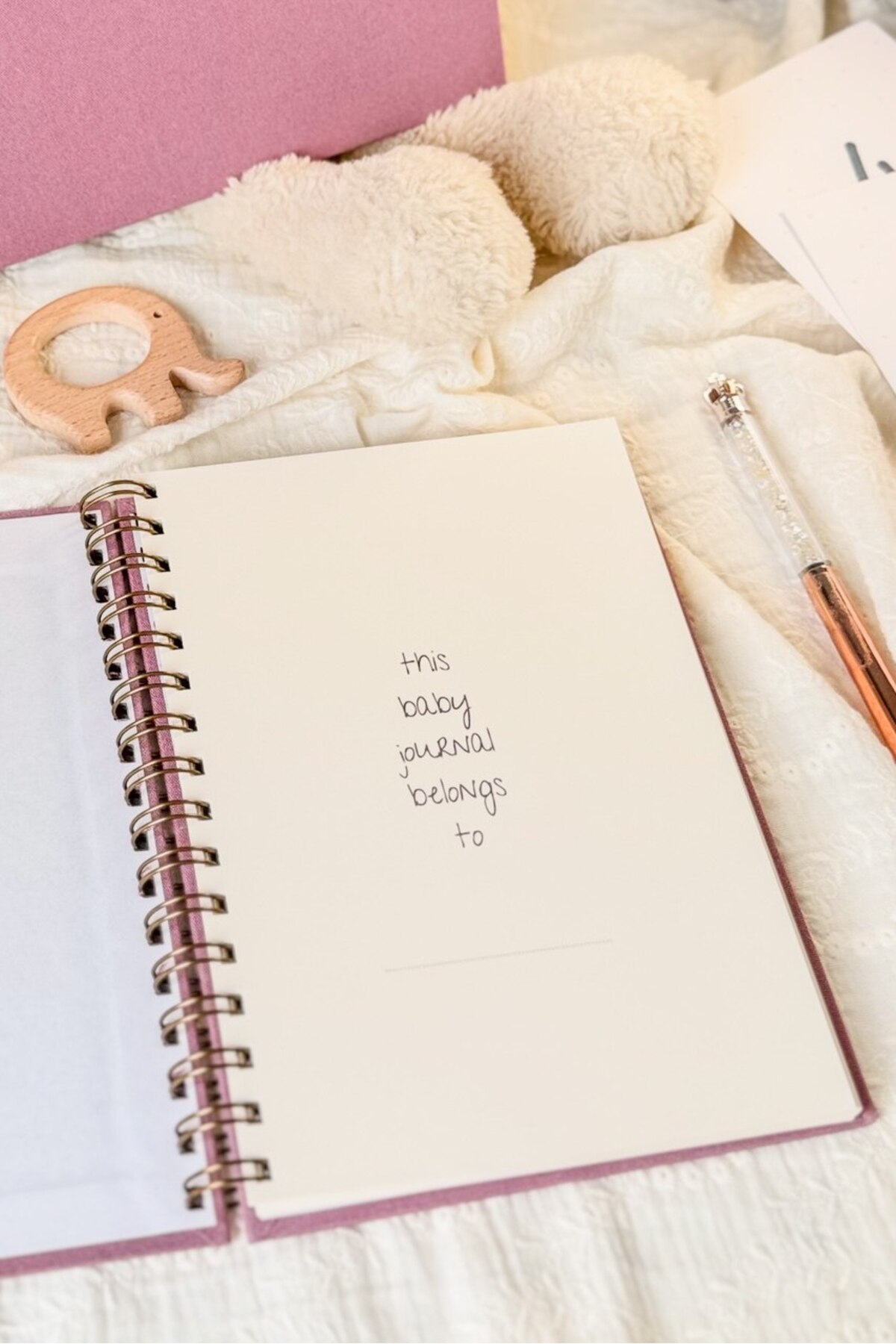 Martius Art Bebek Anı Defteri ve Anne Hamile Günlüğü Seti / 0-3 Yaş Bebek Ajandası / Leylak Keten Yaldız Tasarım fotoğrafı 5 (önizleme)