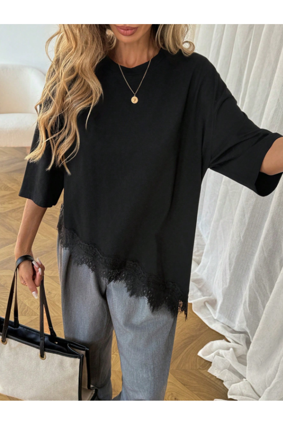 MOONBULL  Kadınlar için Günlük Kullanım İçin Düz Renk Asimetrik Etekli Dantel Yama Detaylı Tişört Günlük Giyim - Görsel 4
