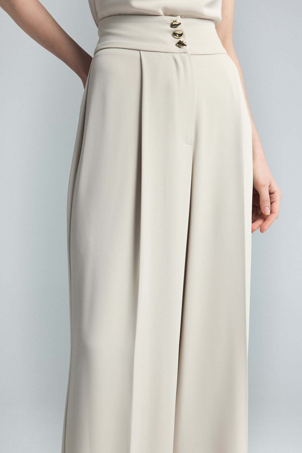 Sateen  Talia Düğme Detaylı Pantolon - Bej - Görsel 4