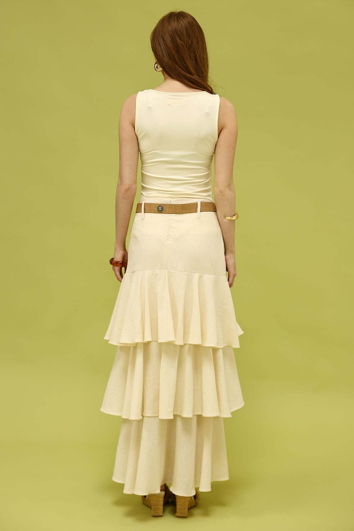 SHILSEE BEUTİQUE  KADIN KEMERLİ YIRTMAÇ DETAYLI MAXI KIRINKIL ETEK KREM - Görsel 8