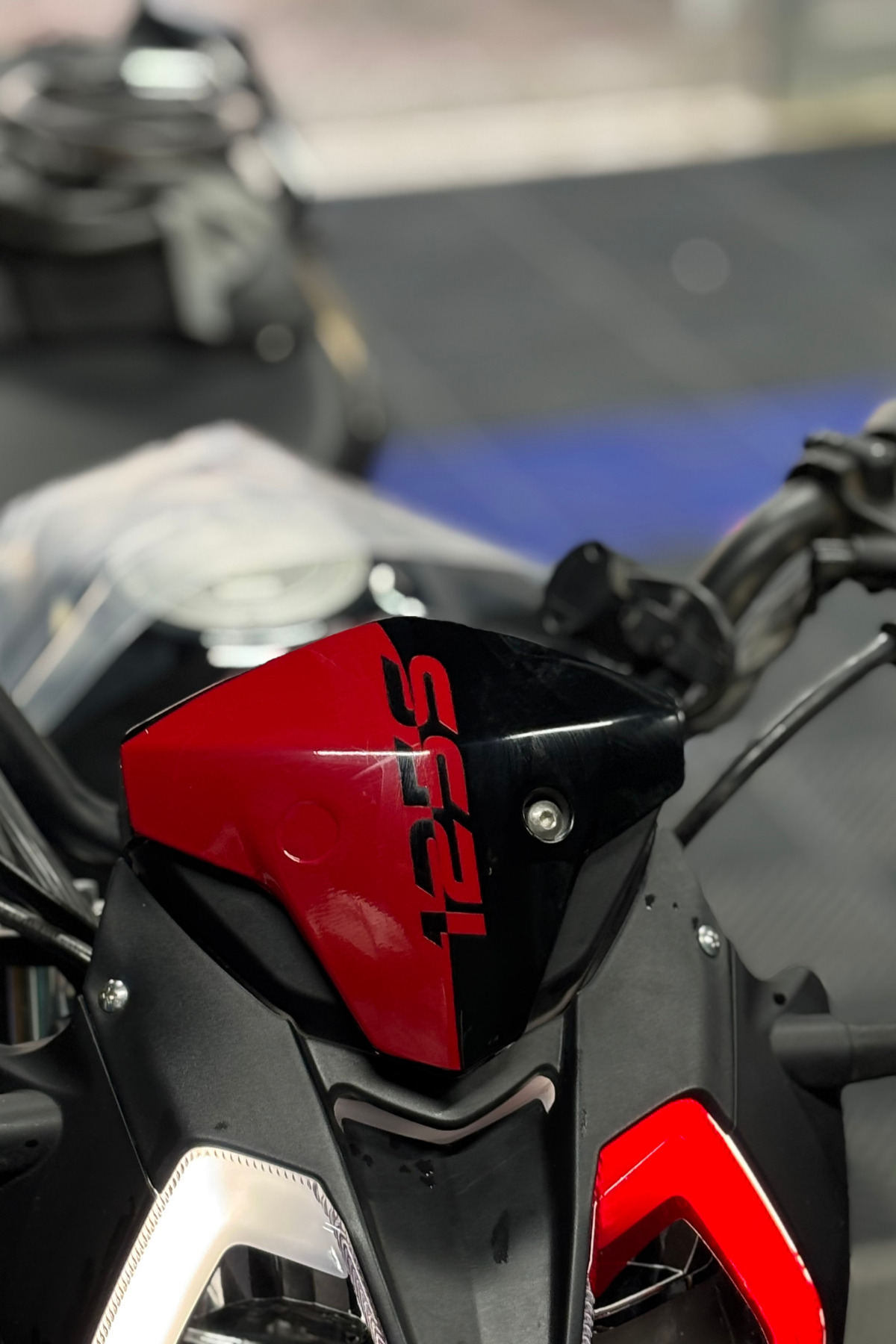Empressco Kırmızı Renkli 125S Kafa Sticker, Benelli RKS RK125s İçin ...