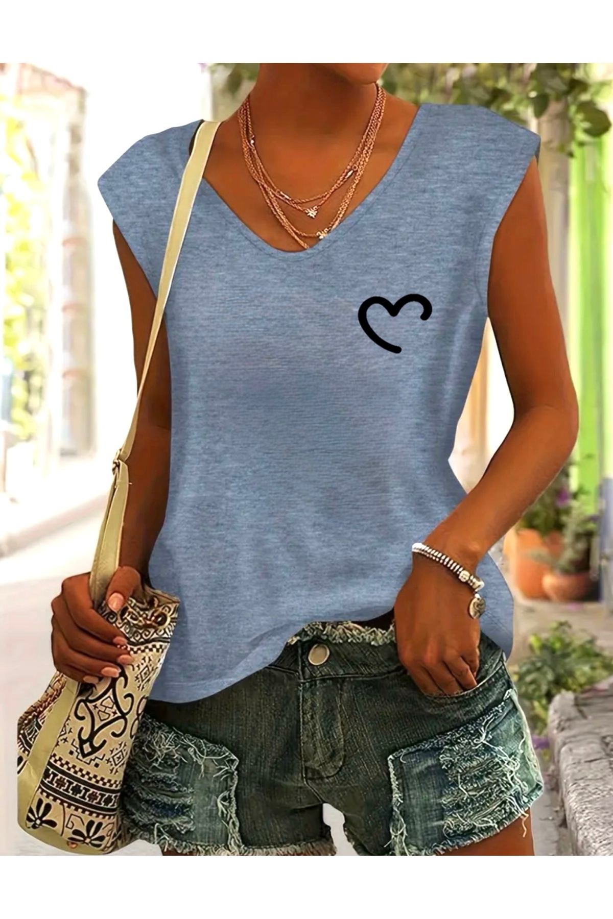 FUFLUNS MİNİ YARIM KALP BASKILI KADIN OVERSİZE KOLSUZ T-SHIRT