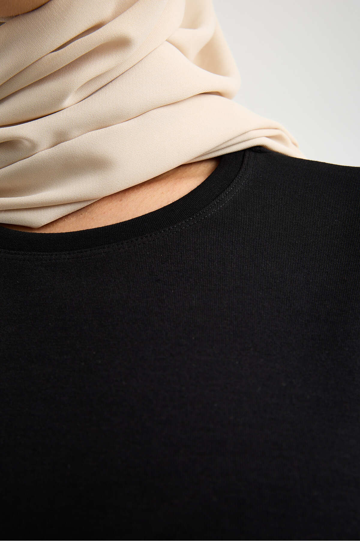Kadın Premium Modal Kumaş Basic Tunik Takım – Rahat Kesim İkili Tesettür Takım - Siyah