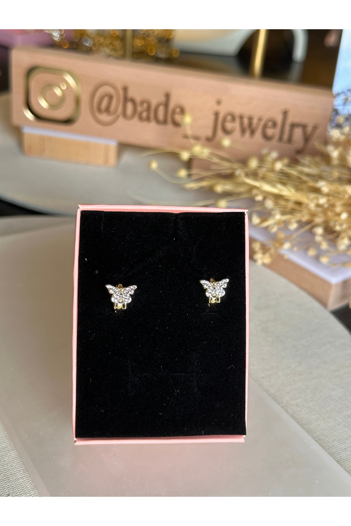 Vip Butterfly Ring Children Earring Unblack Hypoallergenic (1cm Diameter)