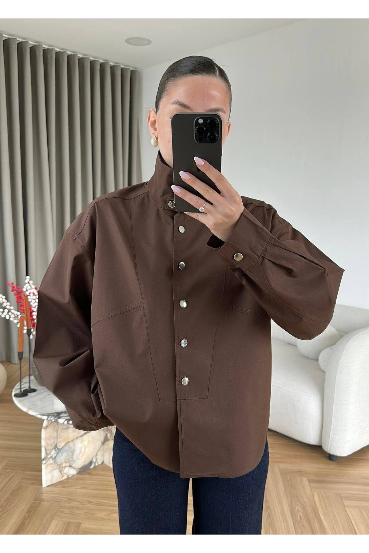 LOKADI  Dik Yaka Metal Düğmeli Oversize Poplin Ceket Gömlek - Görsel 2