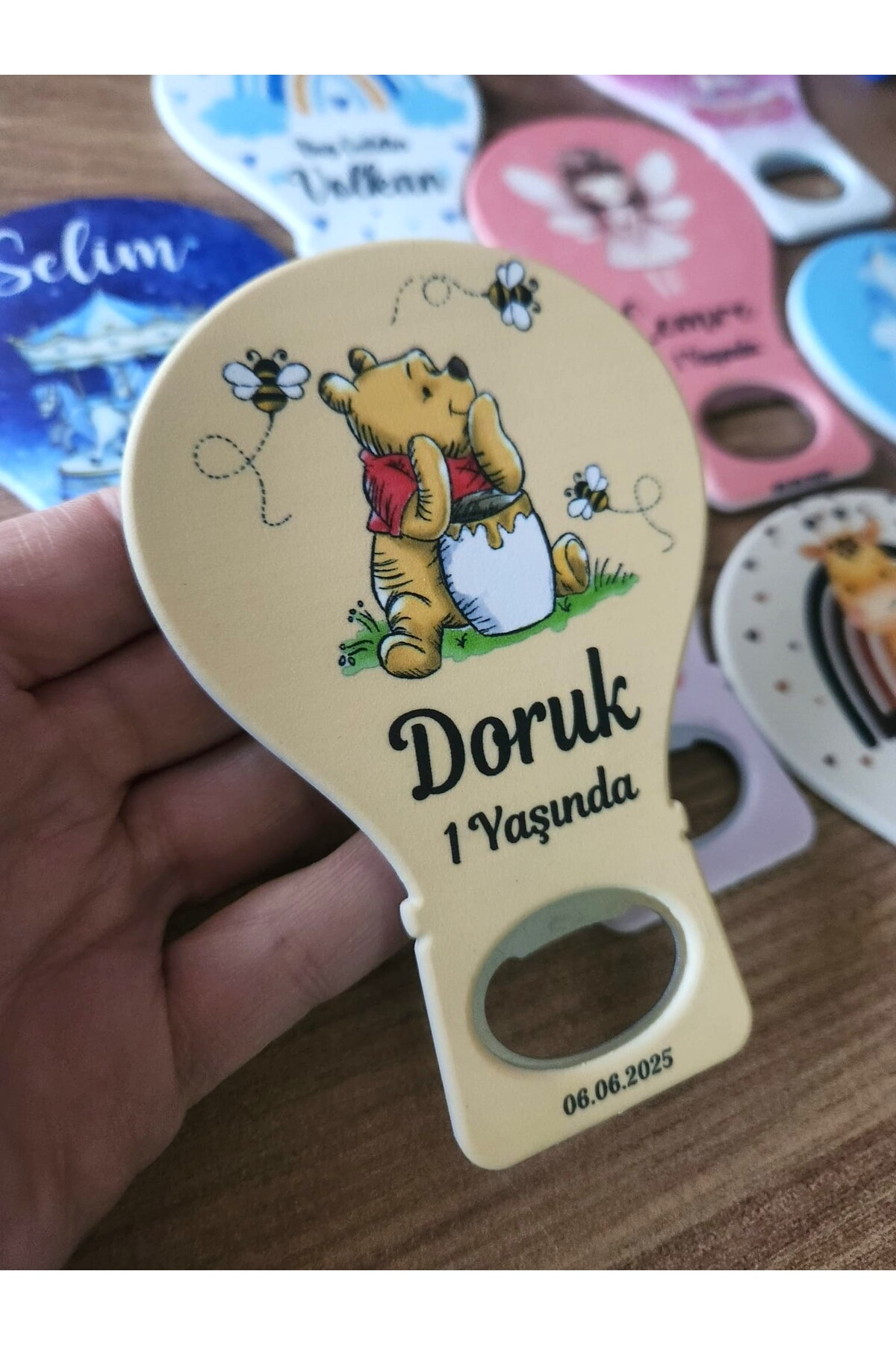 Winnie the Pooh Teddy Bear Theme Balloon Opener Magnet Newborn Baby Mevlidi Birthday Gift Magnet - 10 PCS