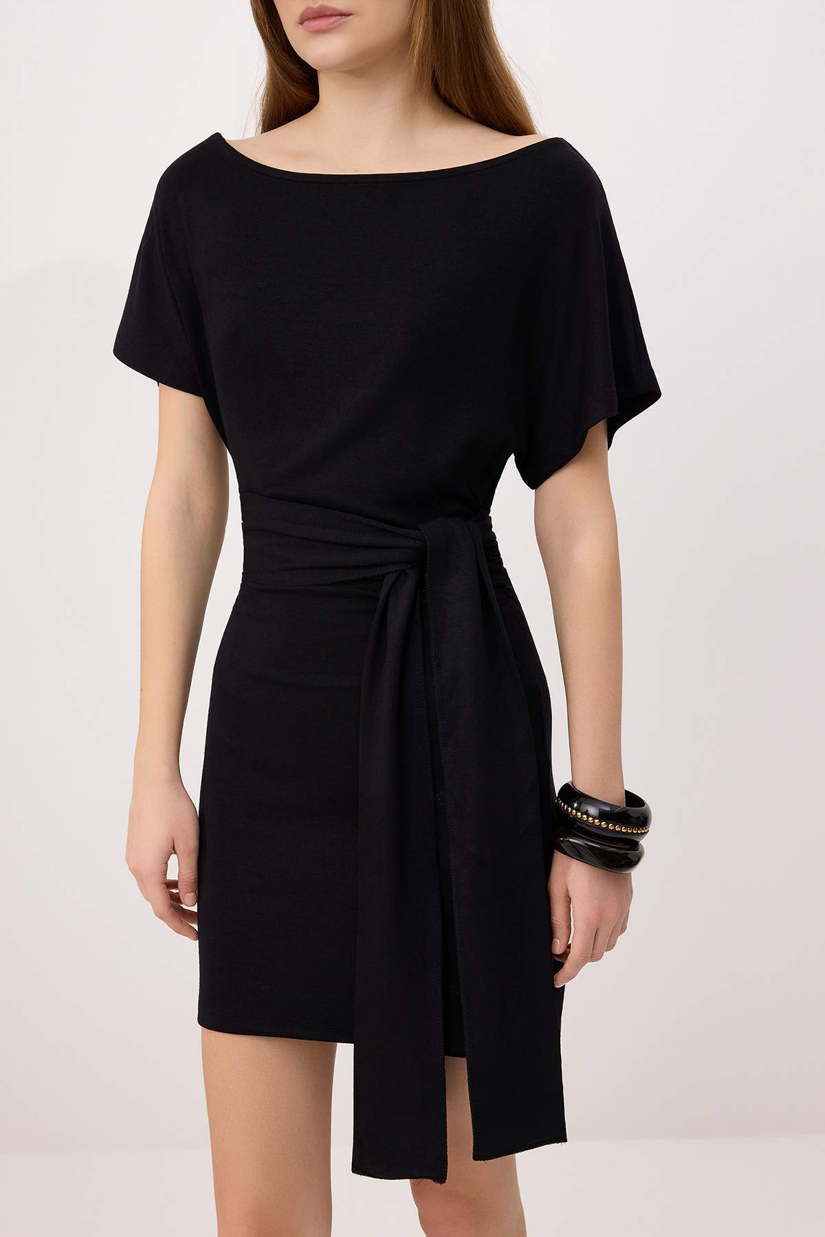 Trendyolmilla  Siyah Bodycon Asimetrik Yaka Bağlama Detaylı Kısa Yumuşak Örme Elbise TWOSS26EL00256 - Görsel 3