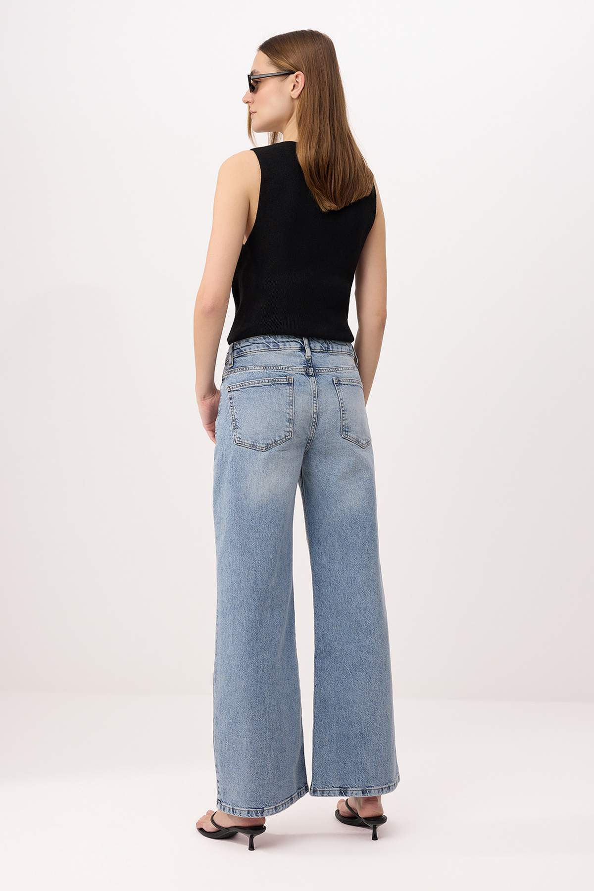 Trendyolmilla  Açık Mavi Normal Bel Az Esnek Wide Leg Uzun Boy Jeans TWOSS26JE00151 - Görsel 4