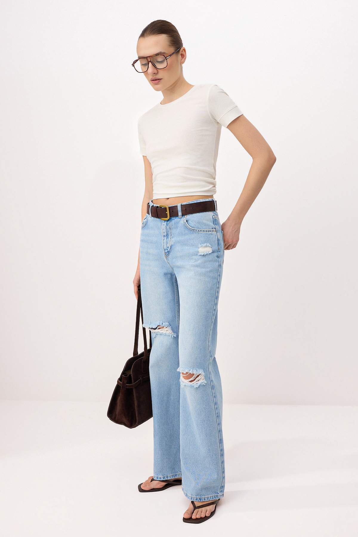 Trendyolmilla  Mavi Yırtık Detaylı Yüksek Bel Wide Leg Jeans TWOSS26JE00264 - Görsel 2