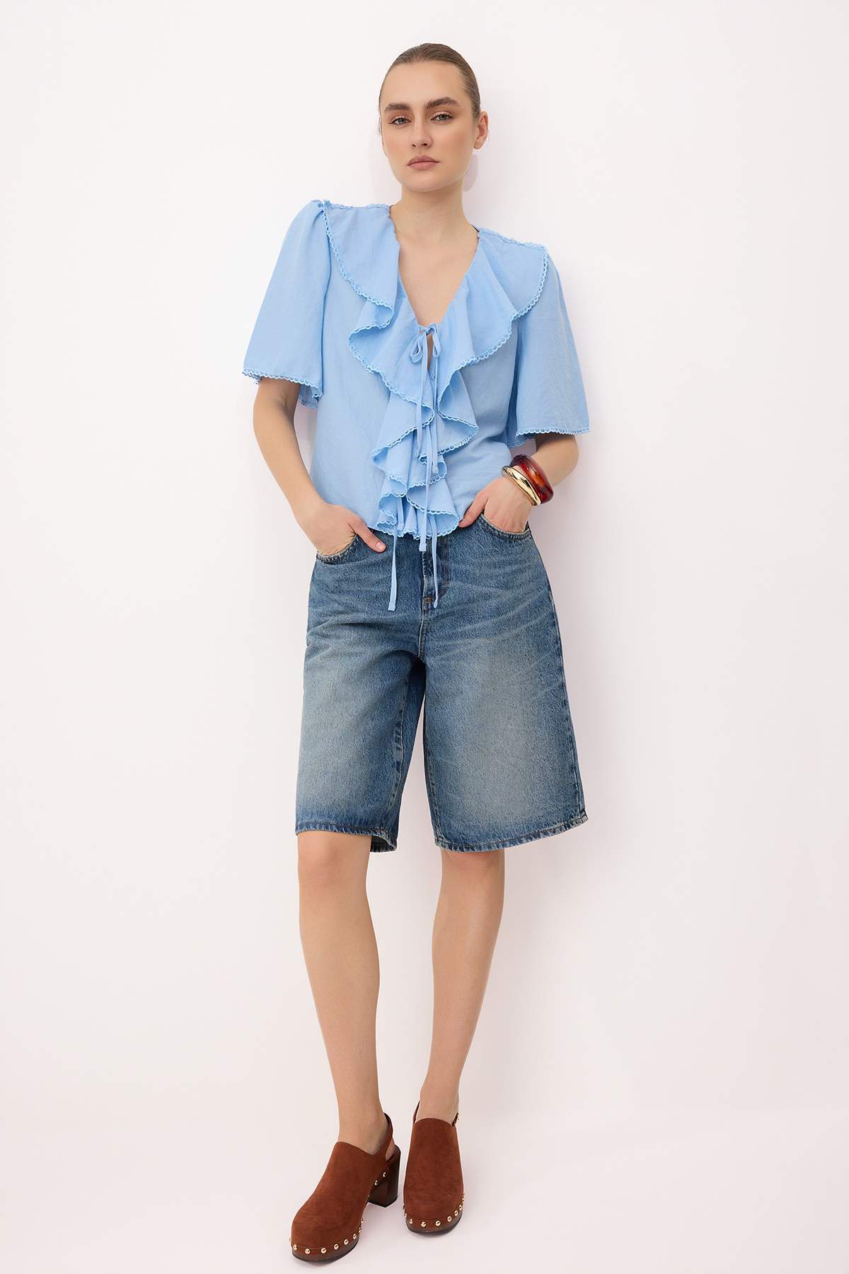 Trendyolmilla  Bebe Mavisi Fırfır Detaylı Önü Bağlamalı Dokuma Bluz TWOSS26BZ00535 - Görsel 2