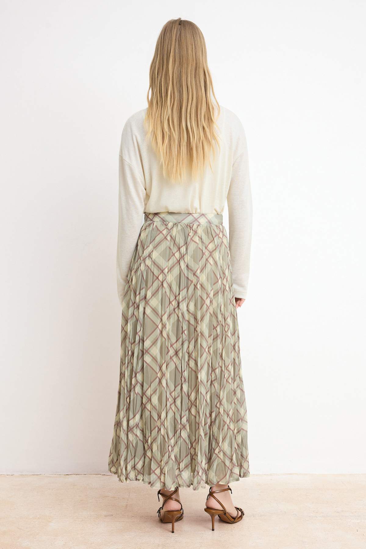 Trendyolmilla  Çok Renkli Astarlı Ekose / Kareli Dokuma Kemer Detaylı Etek TCTSS26EE00013 - Görsel 4