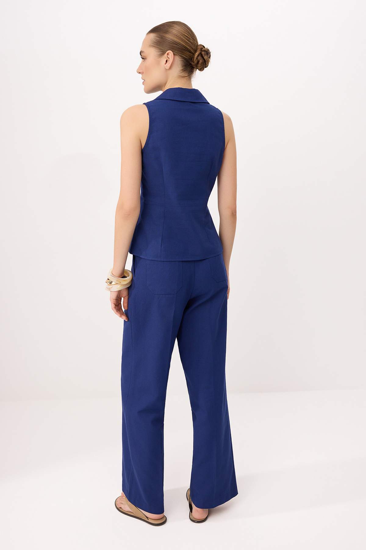 Trendyolmilla  Lacivert Keten Görünümlü Yelek Pantolon Dokuma Alt - Üst Takım TWOSS26AU00104 - Görsel 5