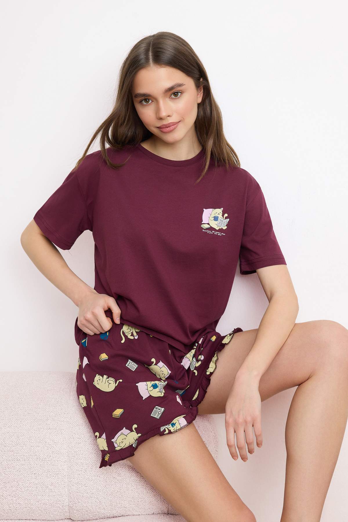 Trendyolmilla  Mürdüm %100 Pamuklu Kedi Baskılı Fırfırlı Örme Pijama Takımı THMSS26PT00174