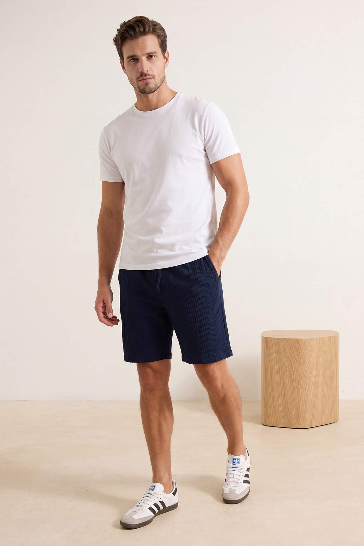 Trendyolmilla  Lacivert Regular/Normal Kesim Dokulu Bürümcük Şort & Bermuda TMNSS26SR00002