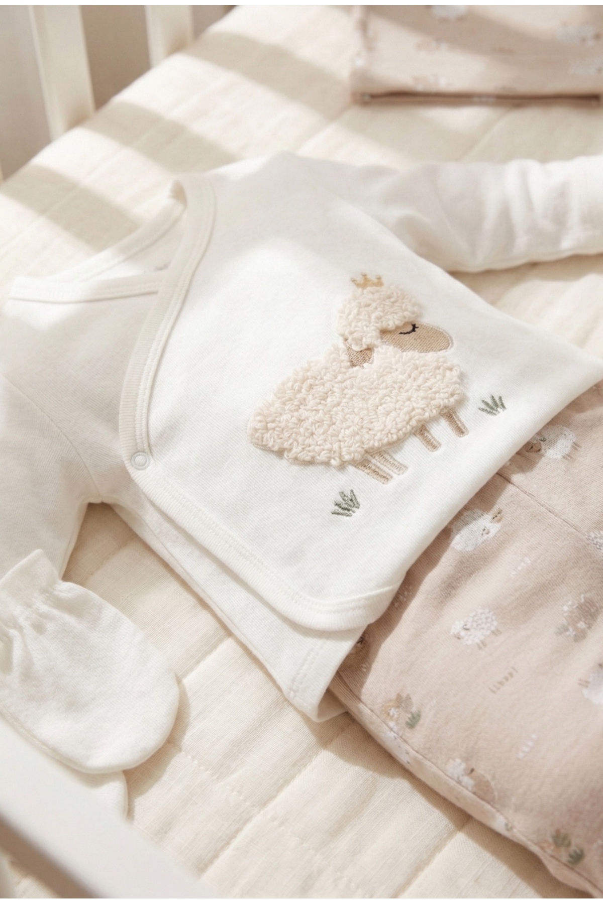 Miniday Baby 5’li Yenidoğan Bebek Hastane Çıkışı Seti Kuzu Baskılı Kız - Erkek % 100 Pamuklu Unisex Basıc fotoğrafı 2 (önizleme)