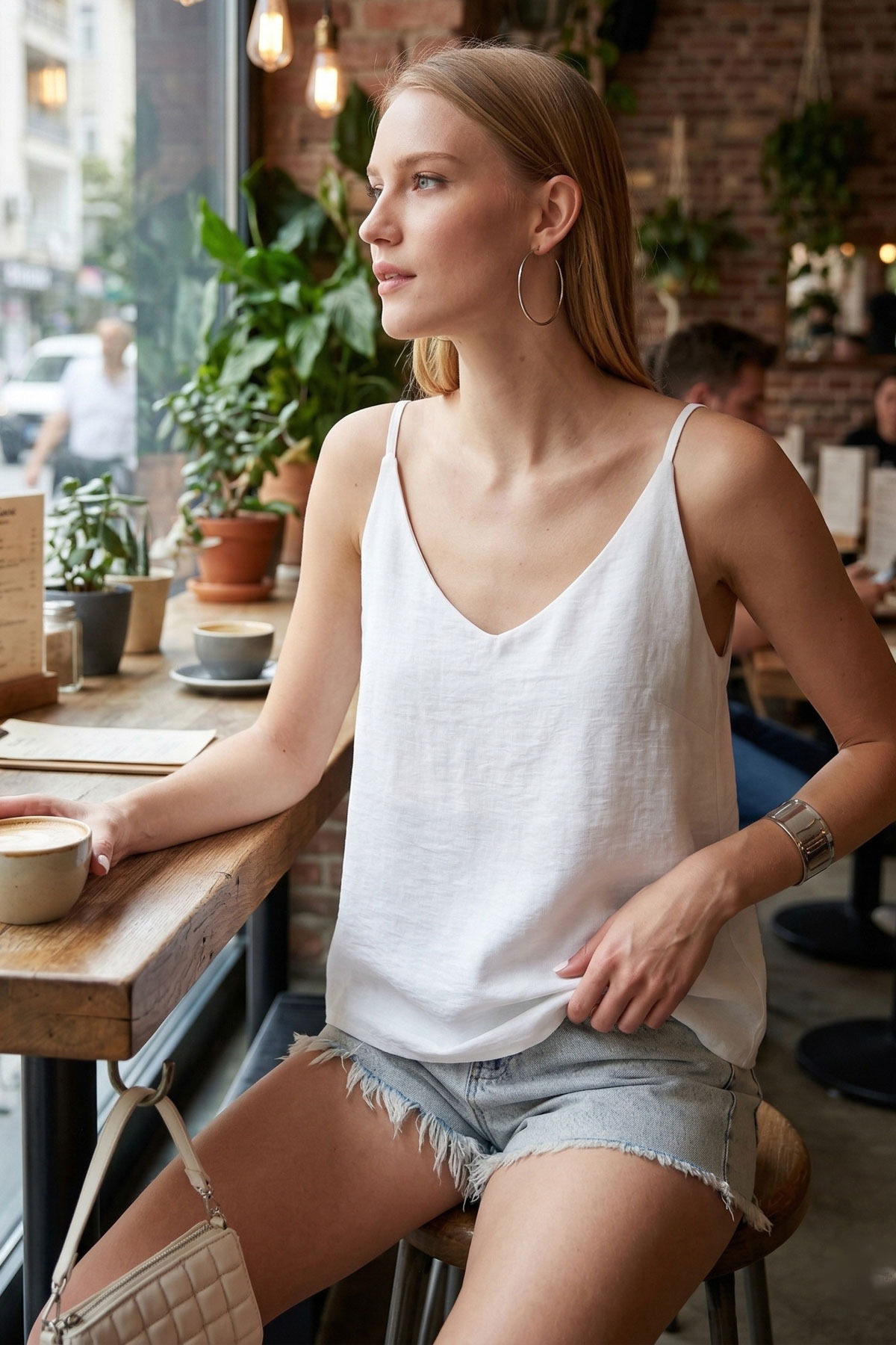 armonika  Kadın Beyaz Keten Görünümlü Askılı Bluz ARM-24Y001064