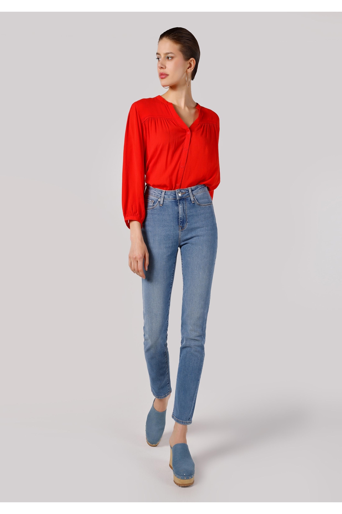 Slim Fit Orta Bel Düz Paça Kadın Denim Jean Pantolon