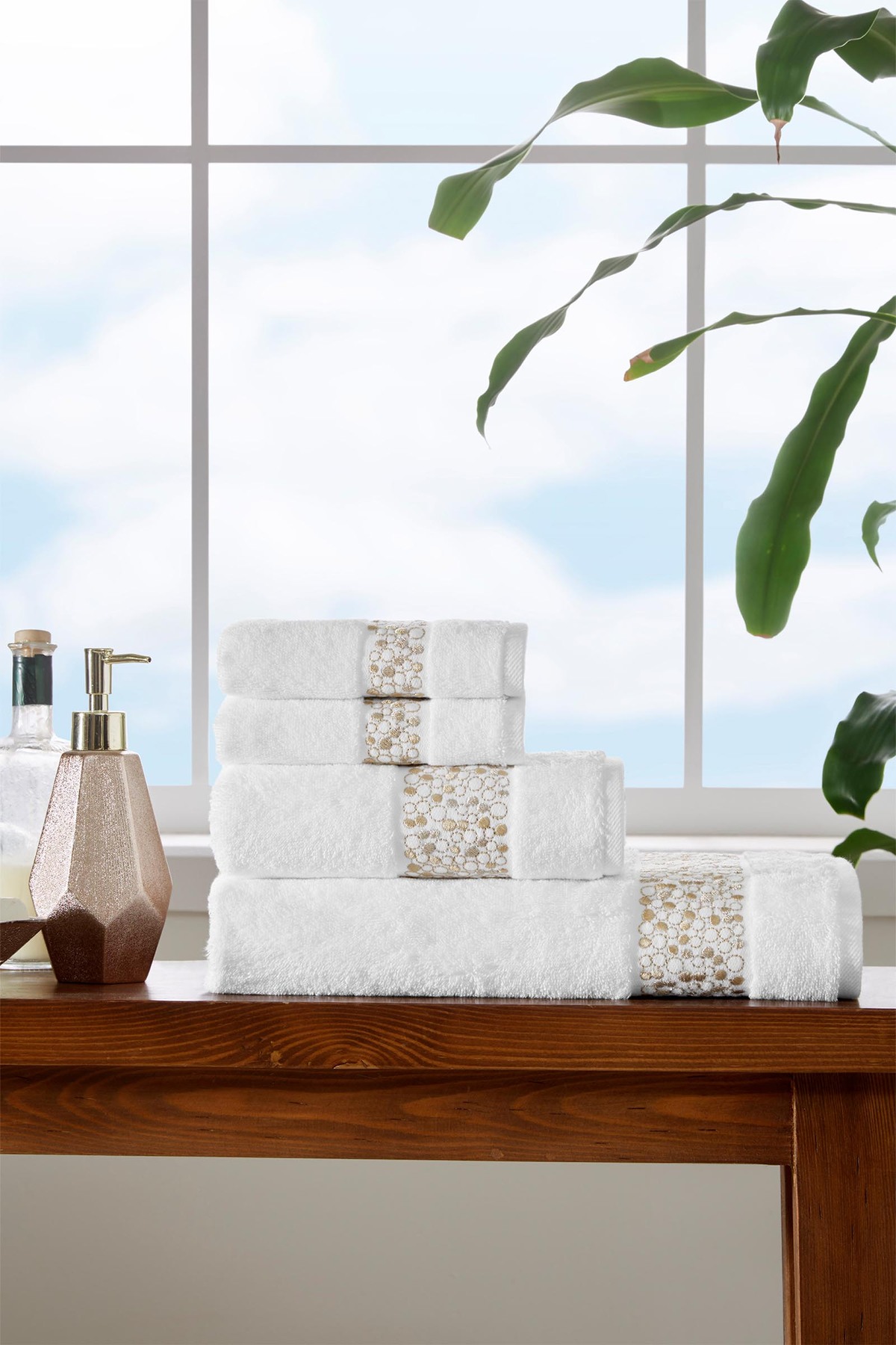 DANIELA WHITE SHOWER SET/GUEST SET/TOWEL SET