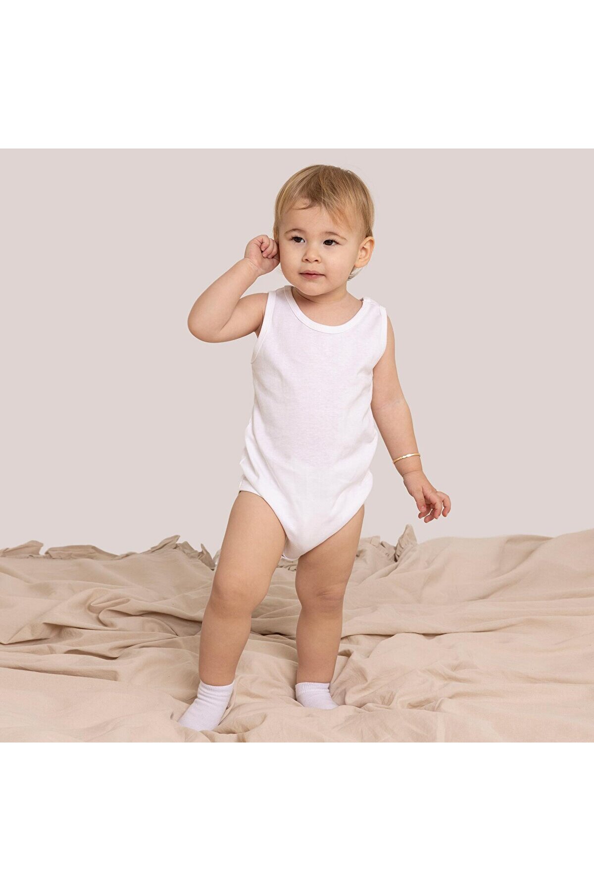 ebebek Hello Baby HelloBaby Unisex Beyaz Body Çıtçıtlı Bisiklet Yaka Atlet Kol Beyaz fotoğrafı 3 (önizleme)