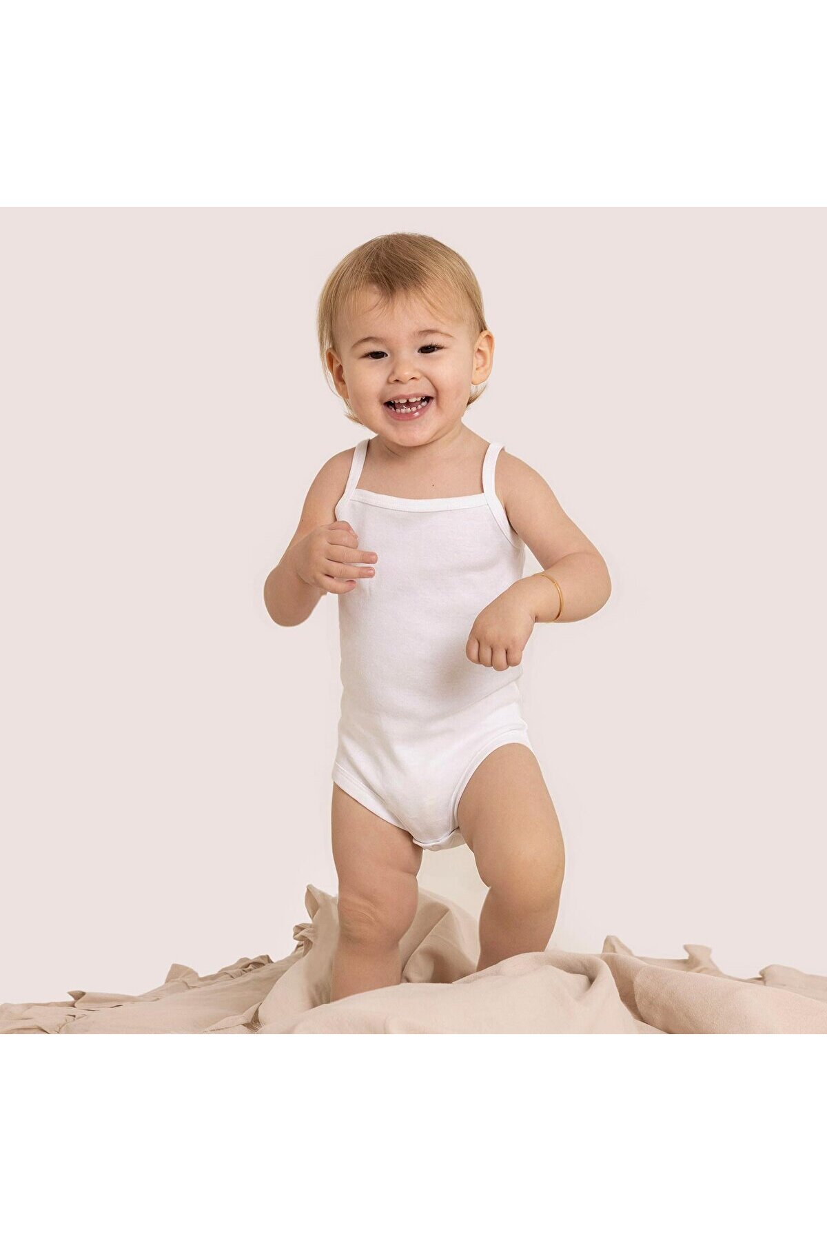 ebebek Hello Baby HelloBaby Unisex Beyaz Body Çıtçıtlı Bisiklet Yaka İp Askılı Beyaz fotoğrafı 3 (önizleme)