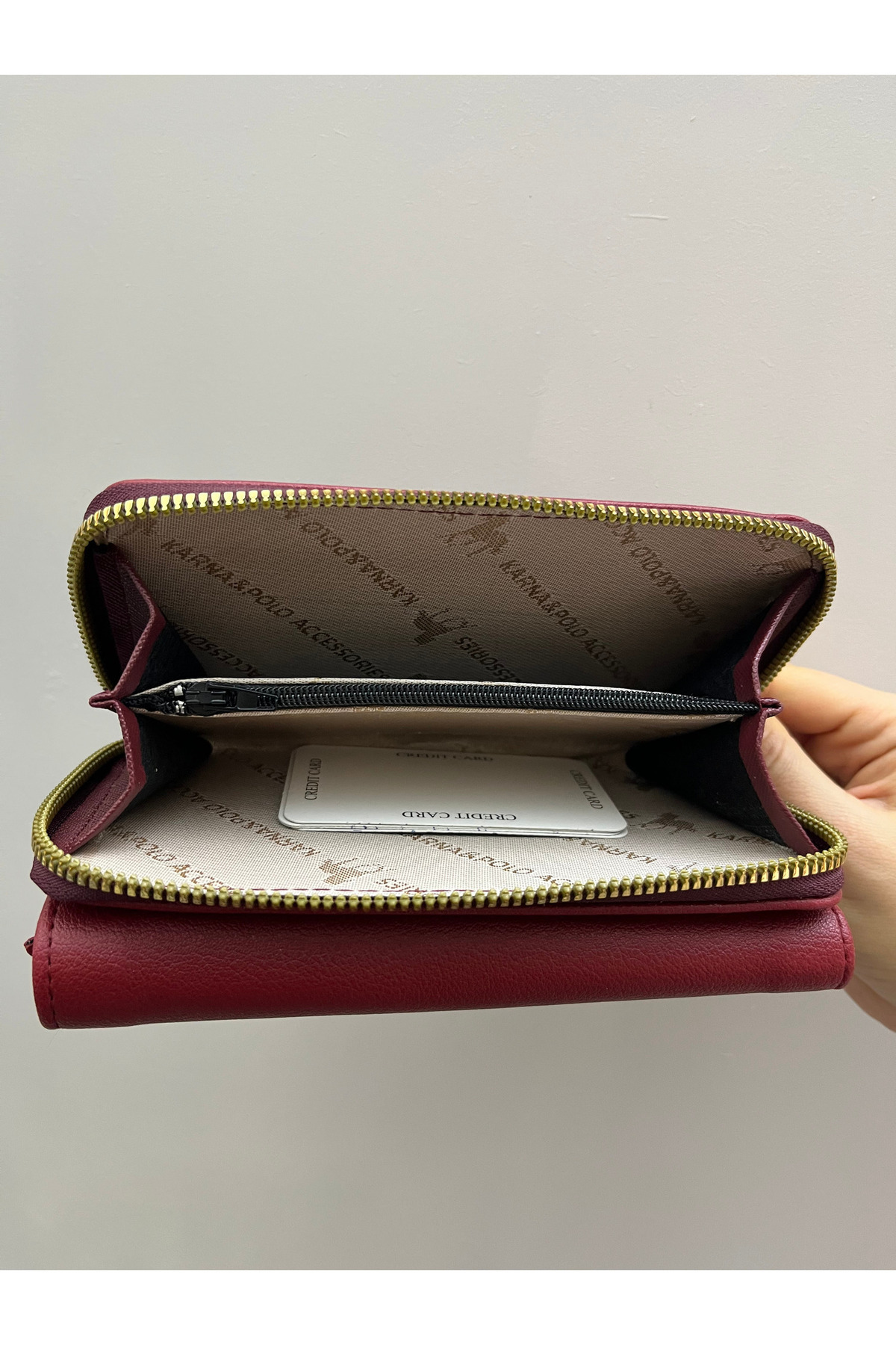 shiny ever  Bordo Yumuşak Deri Kadın Cüzdan El Çantası Gold Detaylı - Görsel 5