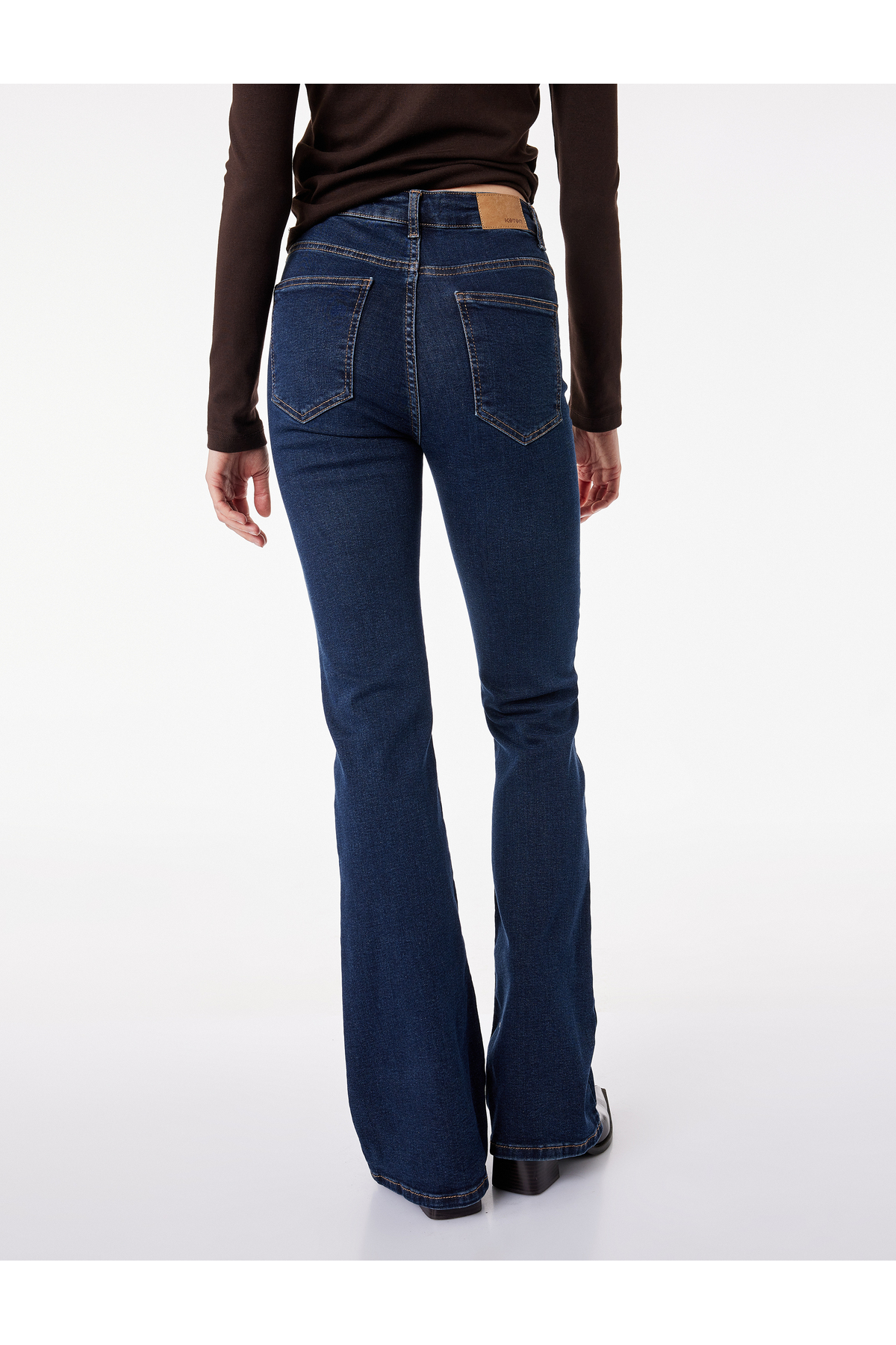 Koton  Dar Kalıp Yüksek Bel Düğmeli Cepli İspanyol Paça Denim Pantolon - Flare Jean - Görsel 4