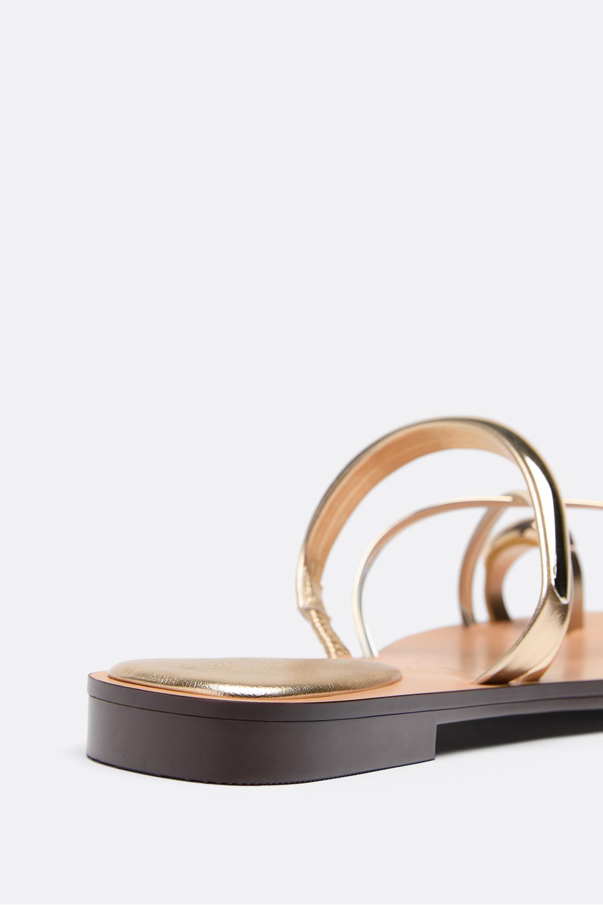 Stradivarius Düz terlik detaylı görsel 3