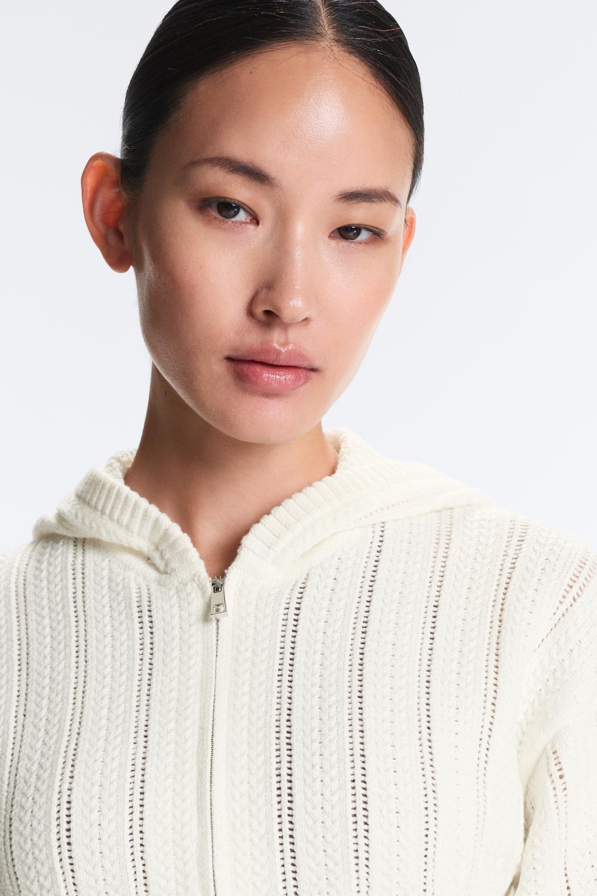 Oysho  Kapüşonlu ajur örgü ceket - Görsel 3