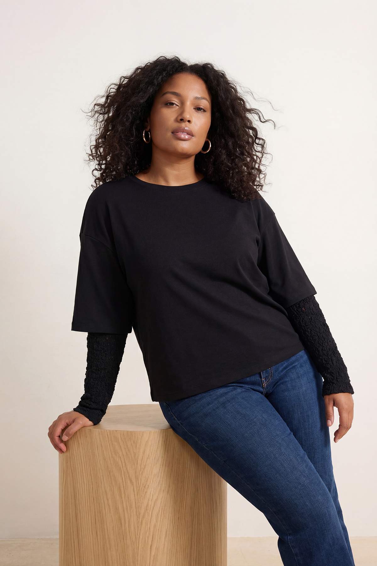 Trendyolmilla Curve Siyah Dantel Kol Detaylı Büyük Beden T-shirt TBBSS26BF00048