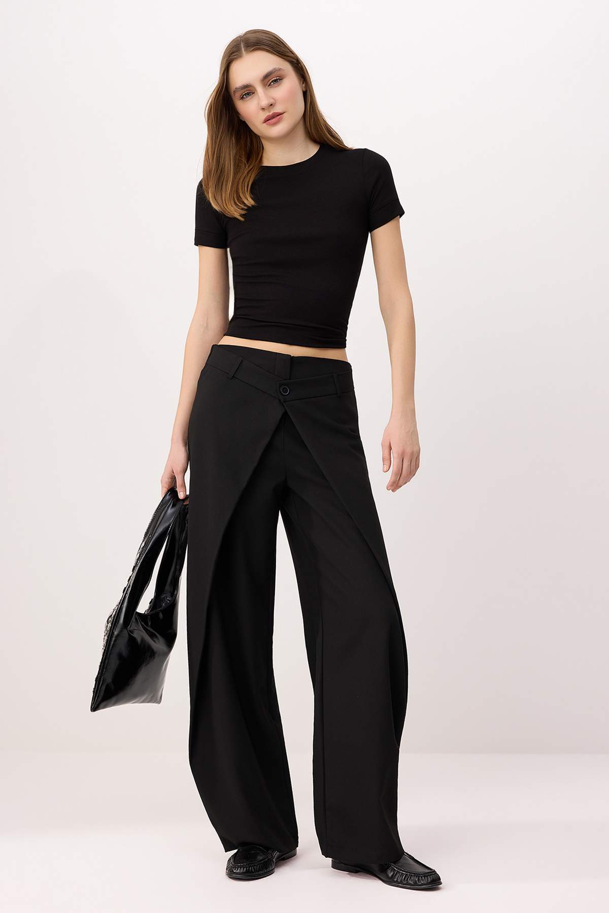 Trendyolmilla  Siyah Hacimli Pilili Balon Fit Çizgili Kumaş Pantolon TWOAW26PL00149 - Görsel 2