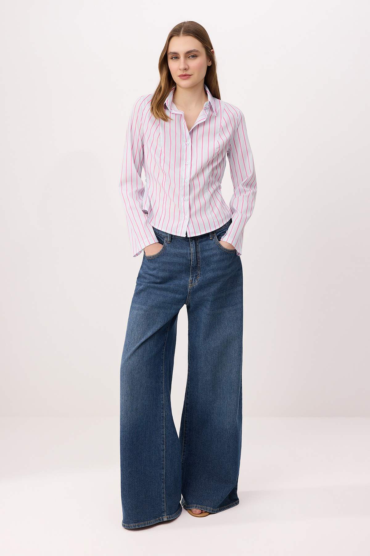 Trendyolmilla  Pembe-Mavi Çizgili Belden Ayarlanabilir Hafif Bele Oturan Kolları Geniş Gömlek TWOAW26GO00013 - Görsel 2