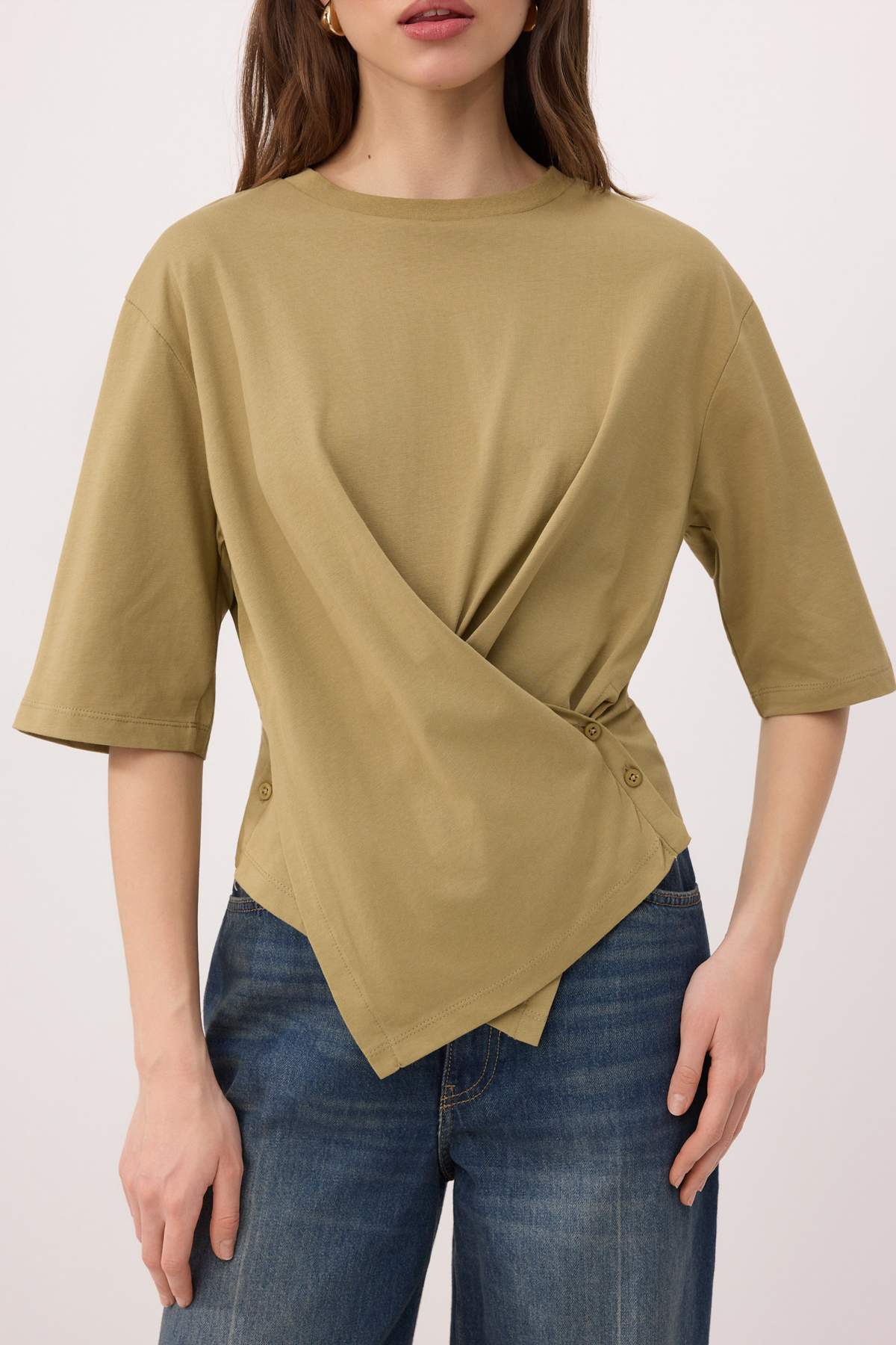 Trendyolmilla  Açık Haki Regular/Normal Kalıp Düşük Kol Truvakar Tok %100 Pamuk Örme T-Shirt TWOSS26TS00198