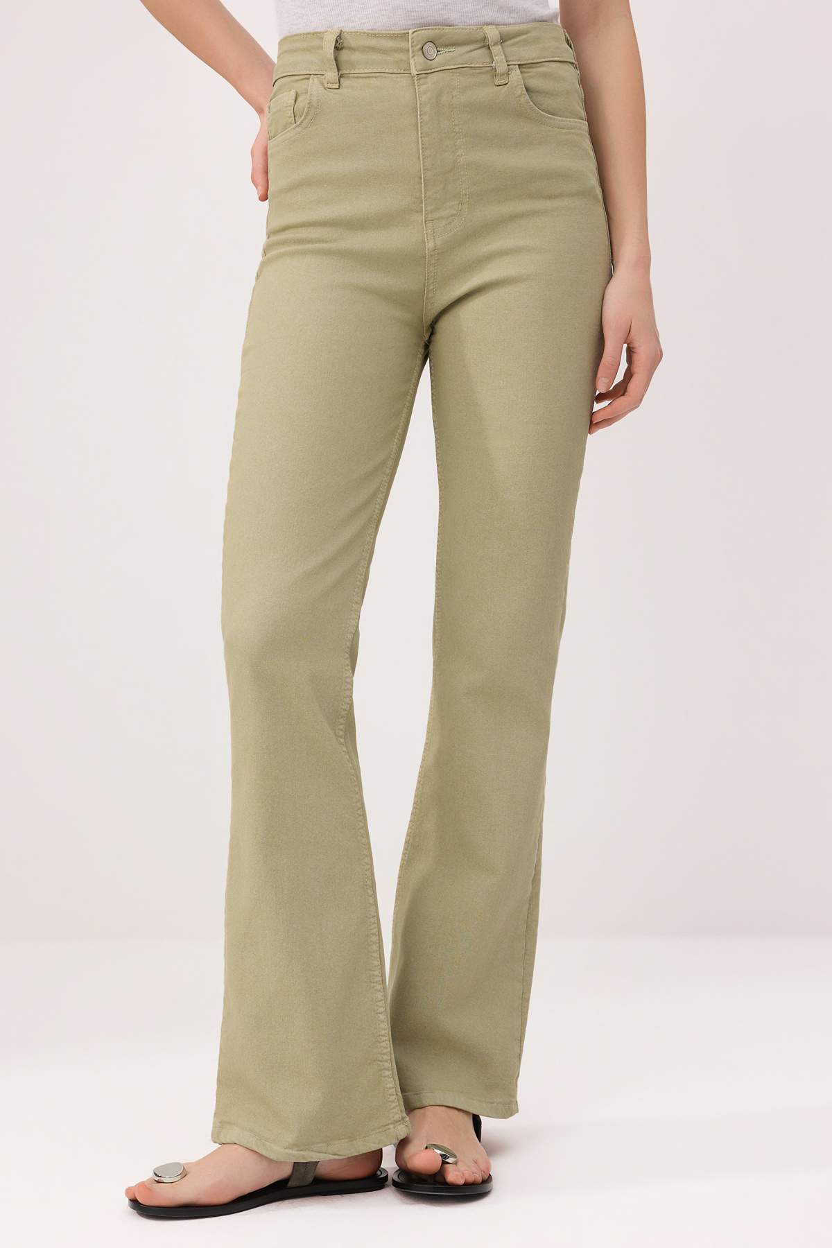 Trendyolmilla  Mint Yüksek Bel Ekstra Esnek Flare İspanyol Paça Jeans TWOSS26JE00174 - Görsel 3