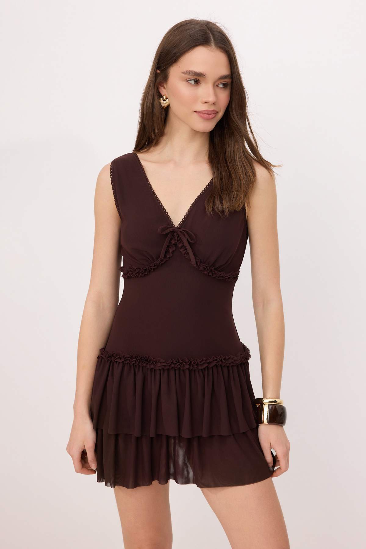 Trendyolmilla  Kahverengi A-Kesim/Çan Form V Yaka Kalın Askılı Kolsuz Mini Tül Örme Elbise TWOSS26EL00013