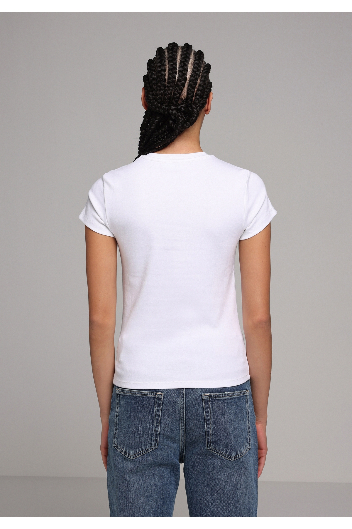 Colin’s  Slim Fit Yuvarlak Yaka Baskılı Kadın Beyaz Kısa Kol Tişört - Görsel 2