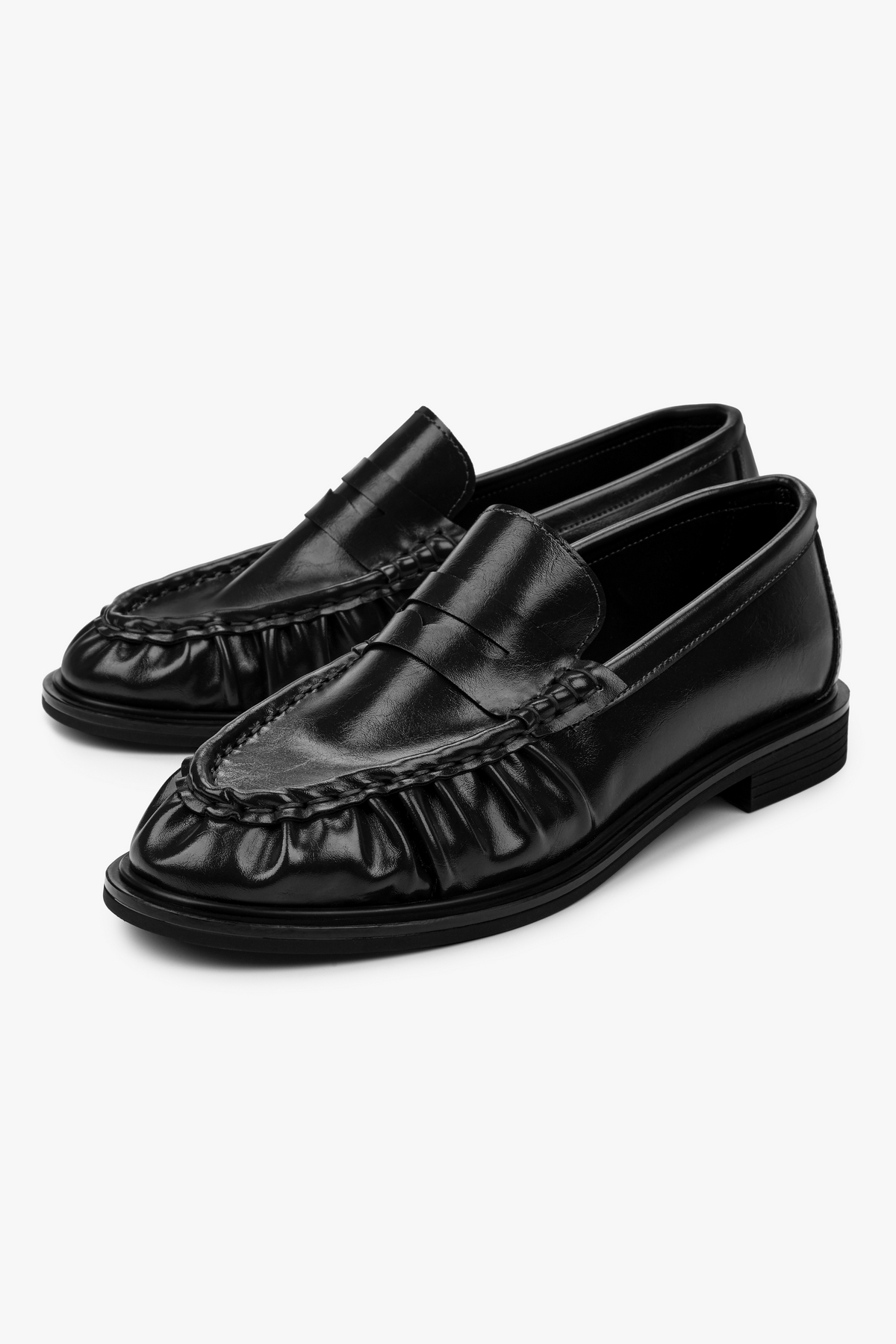 Shoeberry Kadın Rovel Siyah Cilt Büzgülü Yumuşak Makosen