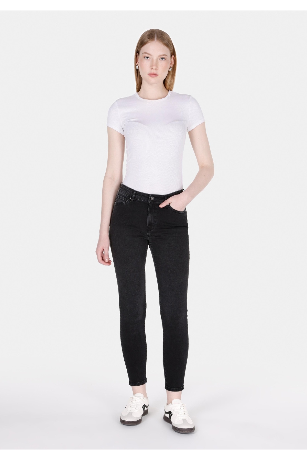 Skinny Fit Orta Bel Dar Paça Kadın Siyah Jean Pantolon