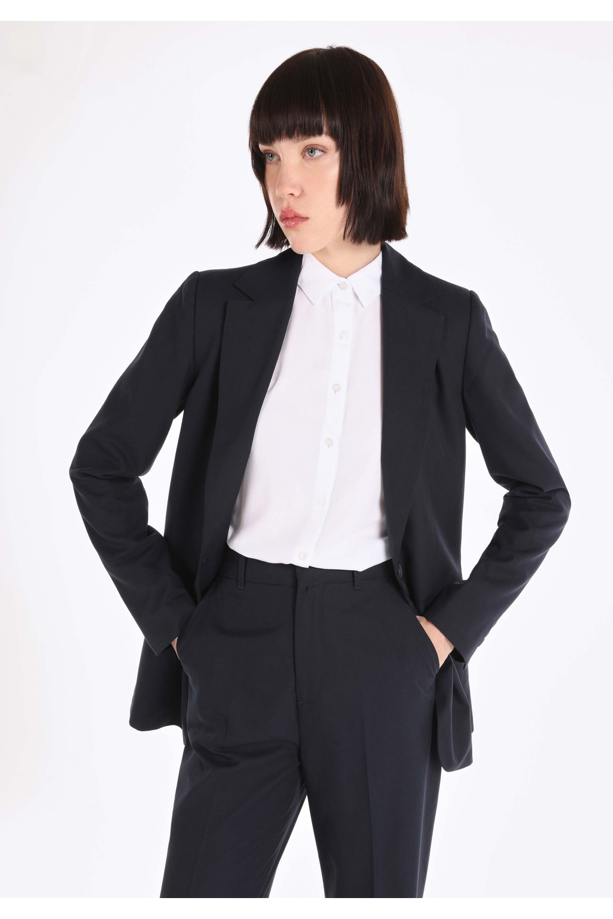 Regular Fit Düğmeli Astarlı Kadın Lacivert Ceket