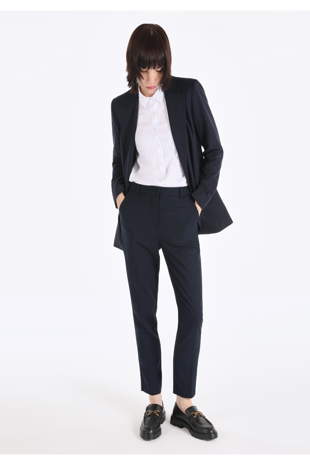 Slim Fit Düşük Bel Dar Paça Kadın Lacivert Pantolon