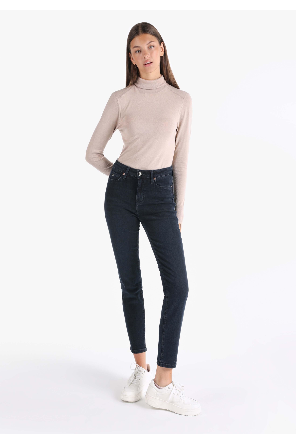 Slim Fit Orta Bel Düz Paça Kadın Koyu İndigo Jean Pantolon