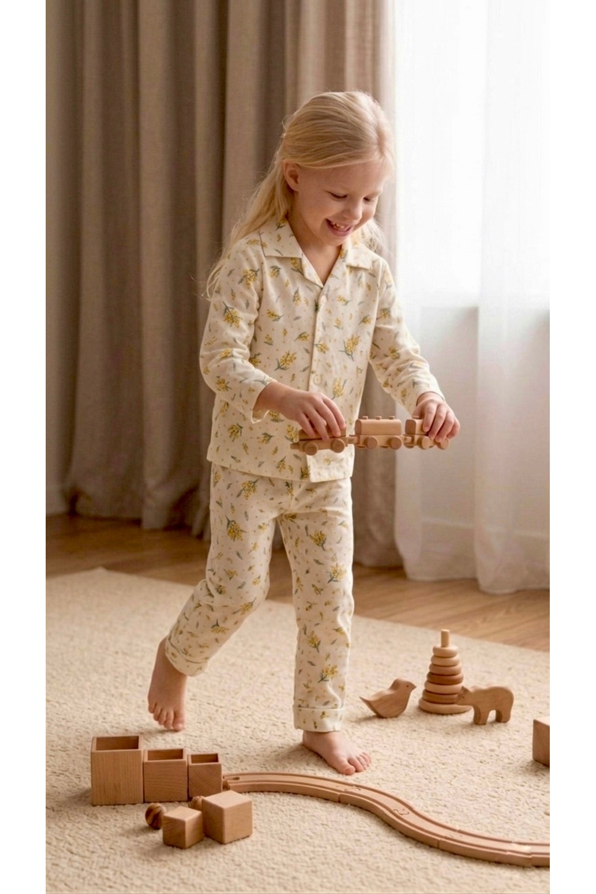 Enie Kız Çocuk Çiçek Desenli %100 Pamuk 4 Mevsim Pijama Takımı fotoğrafı 2 (önizleme)