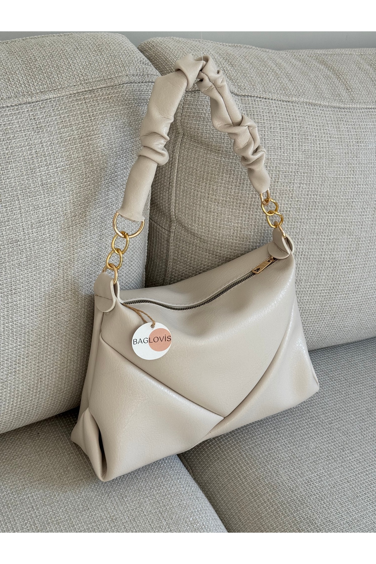 Women's Cream Drawstring Shoulder Bag Gold Chain Detailed Soft Leather Stylish Sleeve Bag En32 Size22