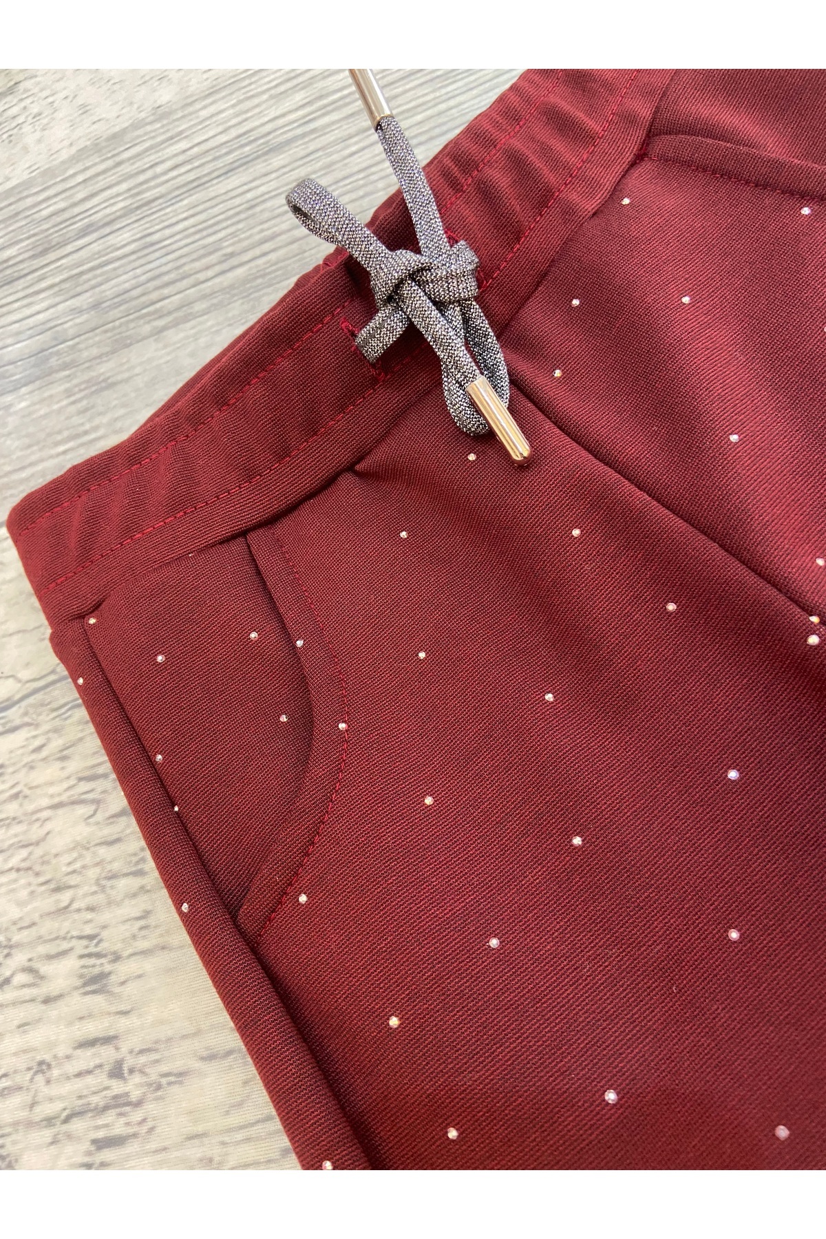 Store İspanyol taşlı tayt fotoğrafı 2 (önizleme)